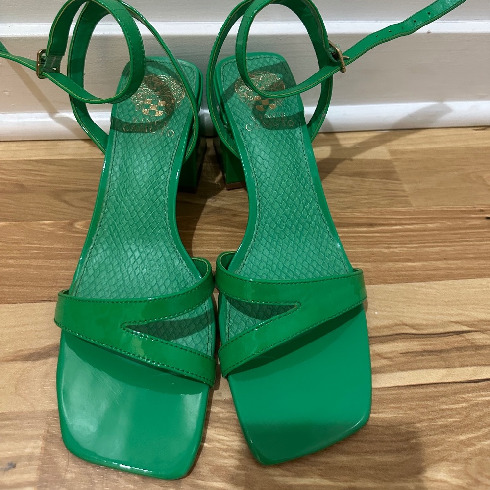 Kelly green Vince Camuto heels